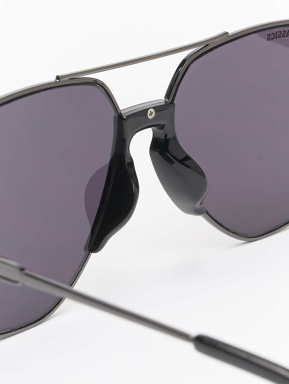 Urban Classics Sunglasses Karphatos With Chain Sunglasses-3