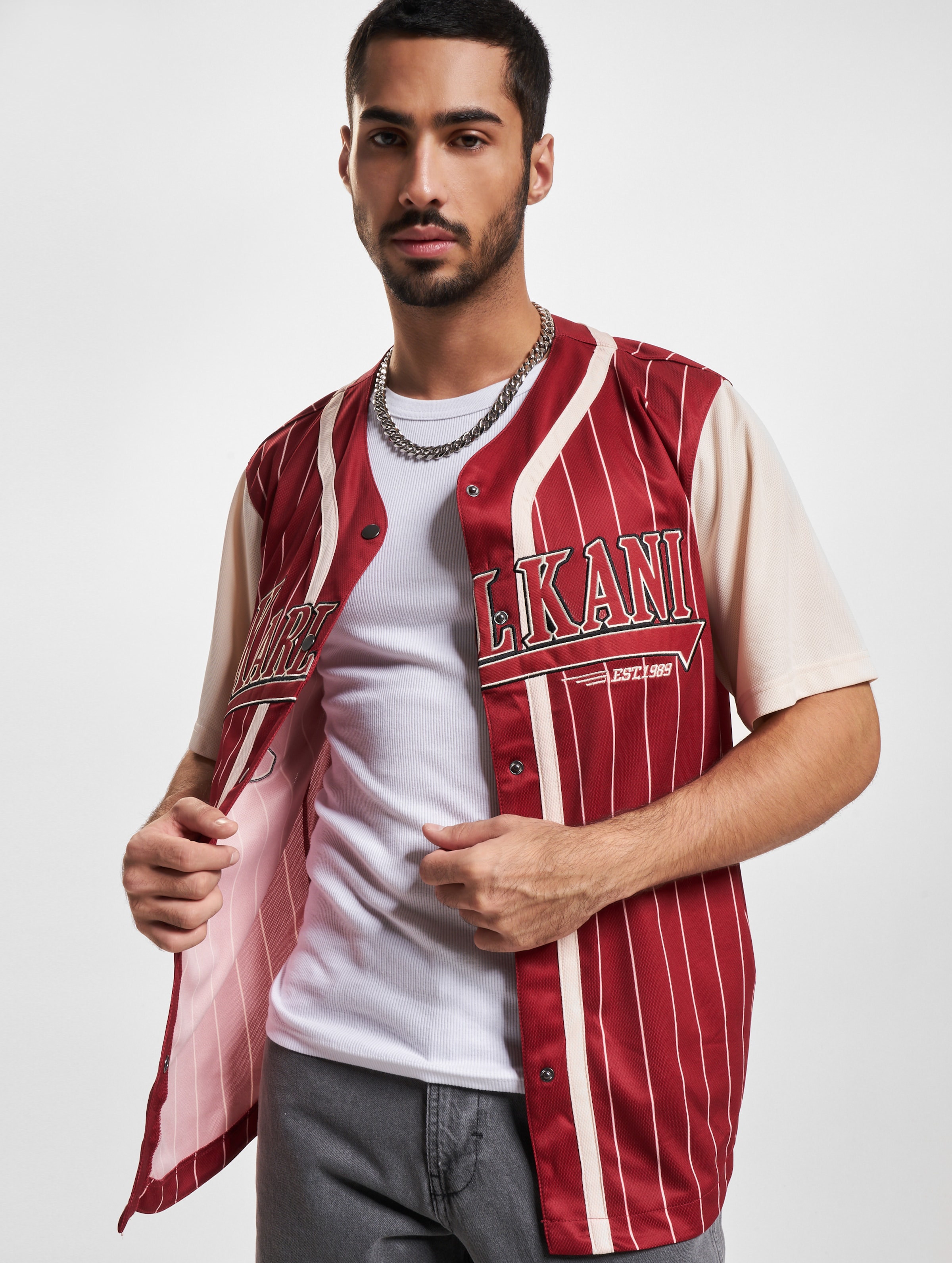 Karl Kani Trekking Block Pinstripe Baseball T-Shirts op kleur rood, Maat XXS