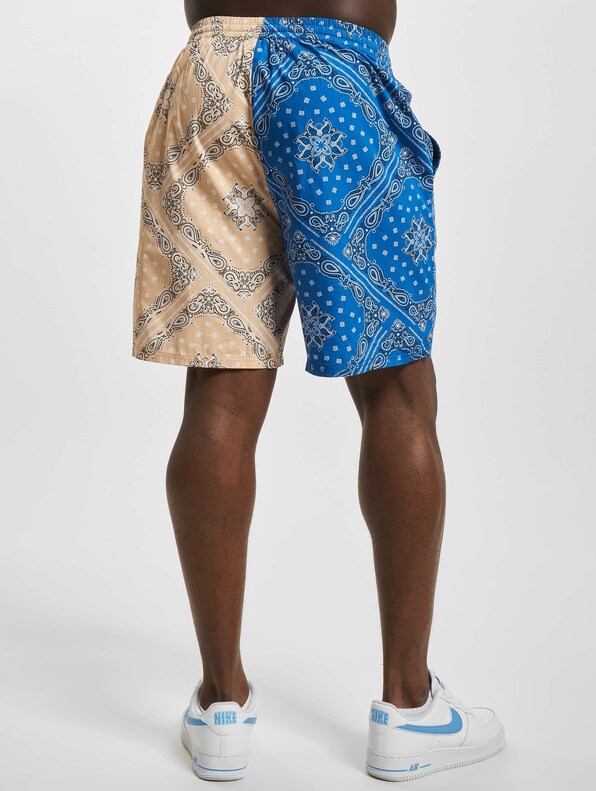 Small Signature Paisley Block Resort-1