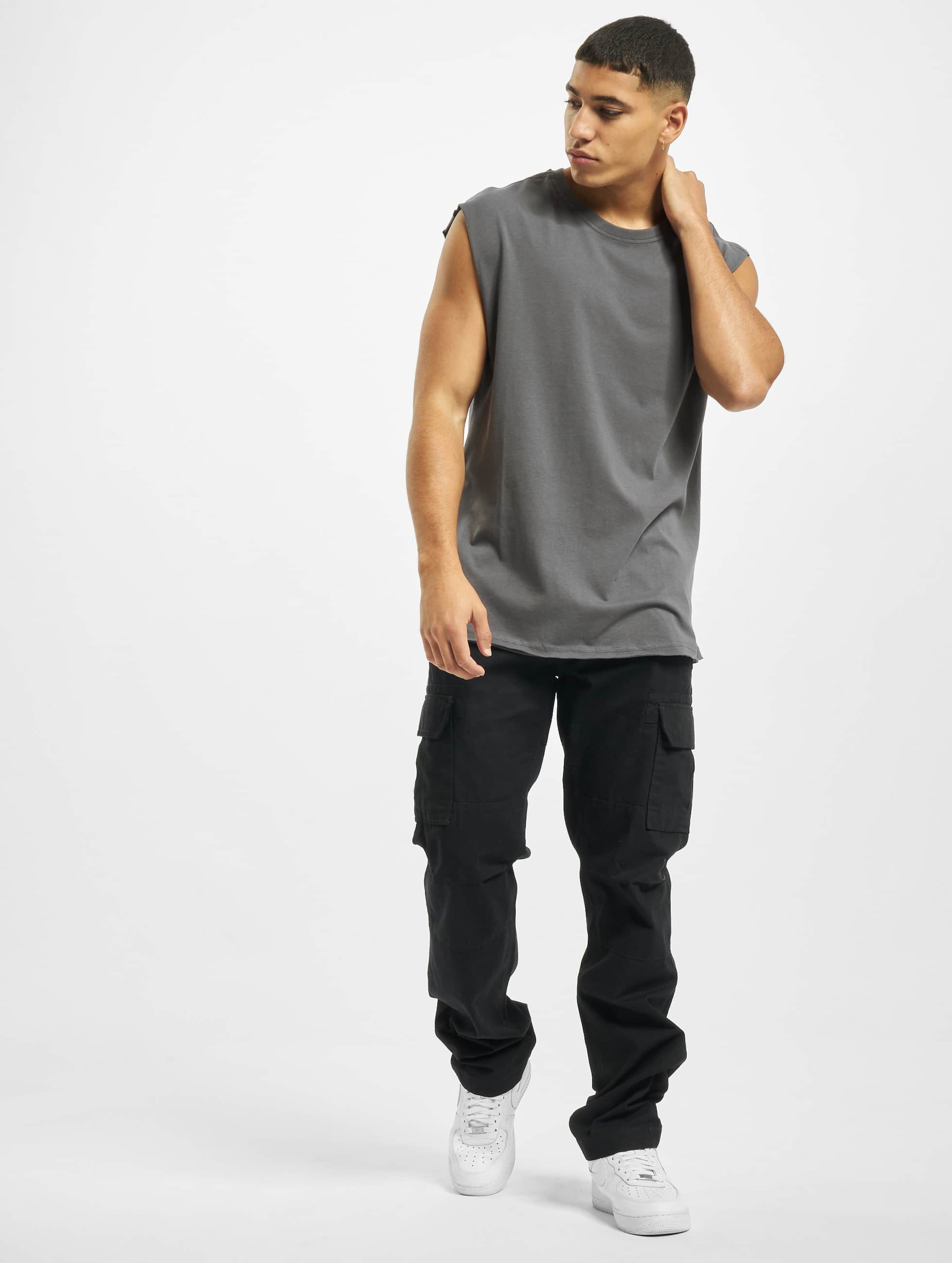 Open edge sleeveless discount hoodie