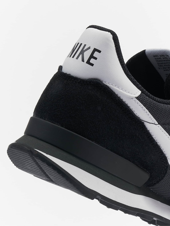 Nike Internationalist Sneakers Black/White/Dk-8