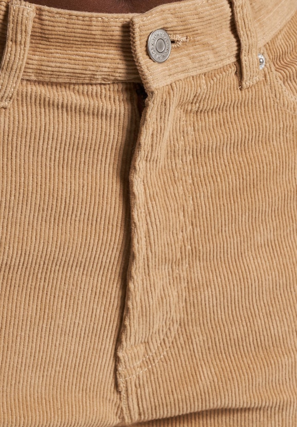 Claire Wide -2