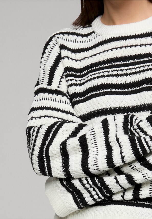 NMZOBIYA L/S O-NECK-3