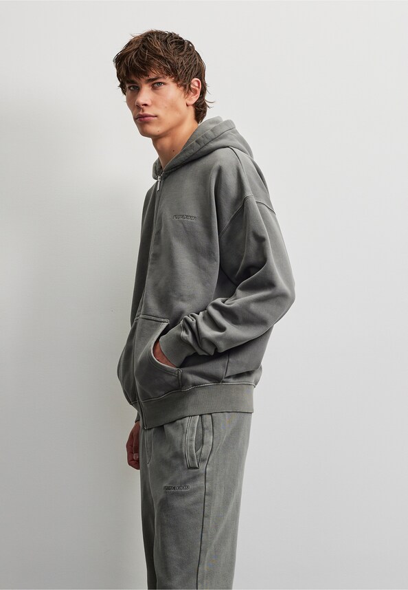 Logo Oversized-2