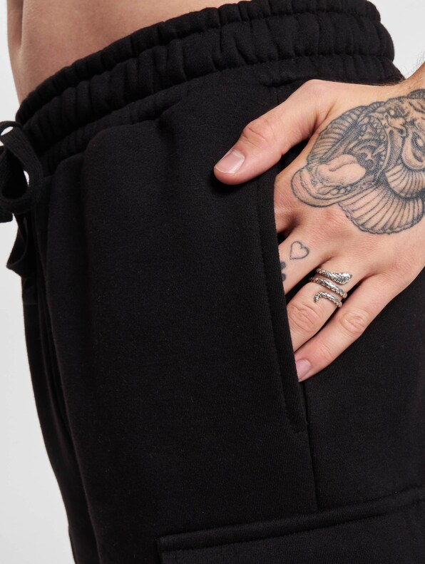 2Y Basic Cargo Shorts-4