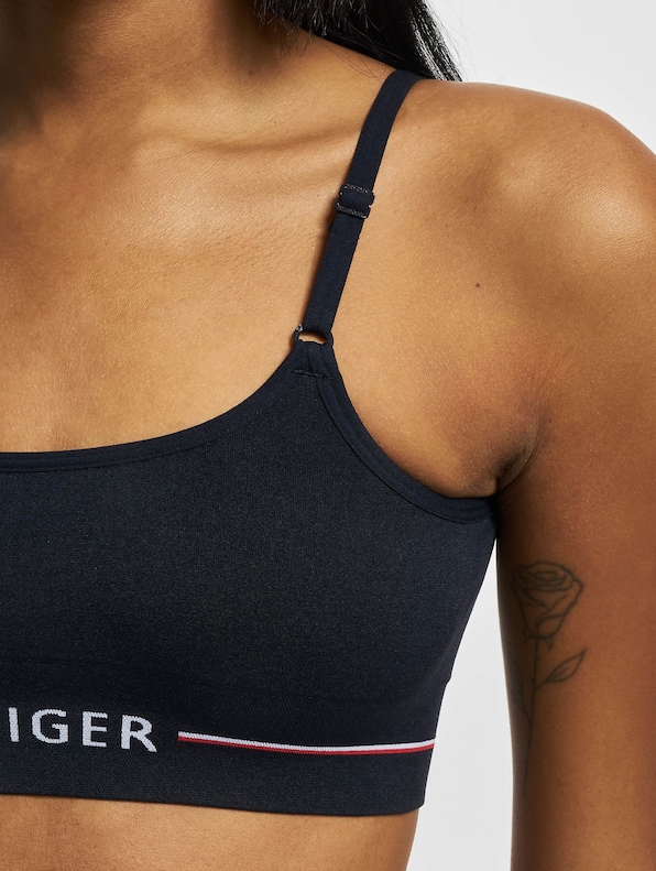 Tommy Hilfiger-3