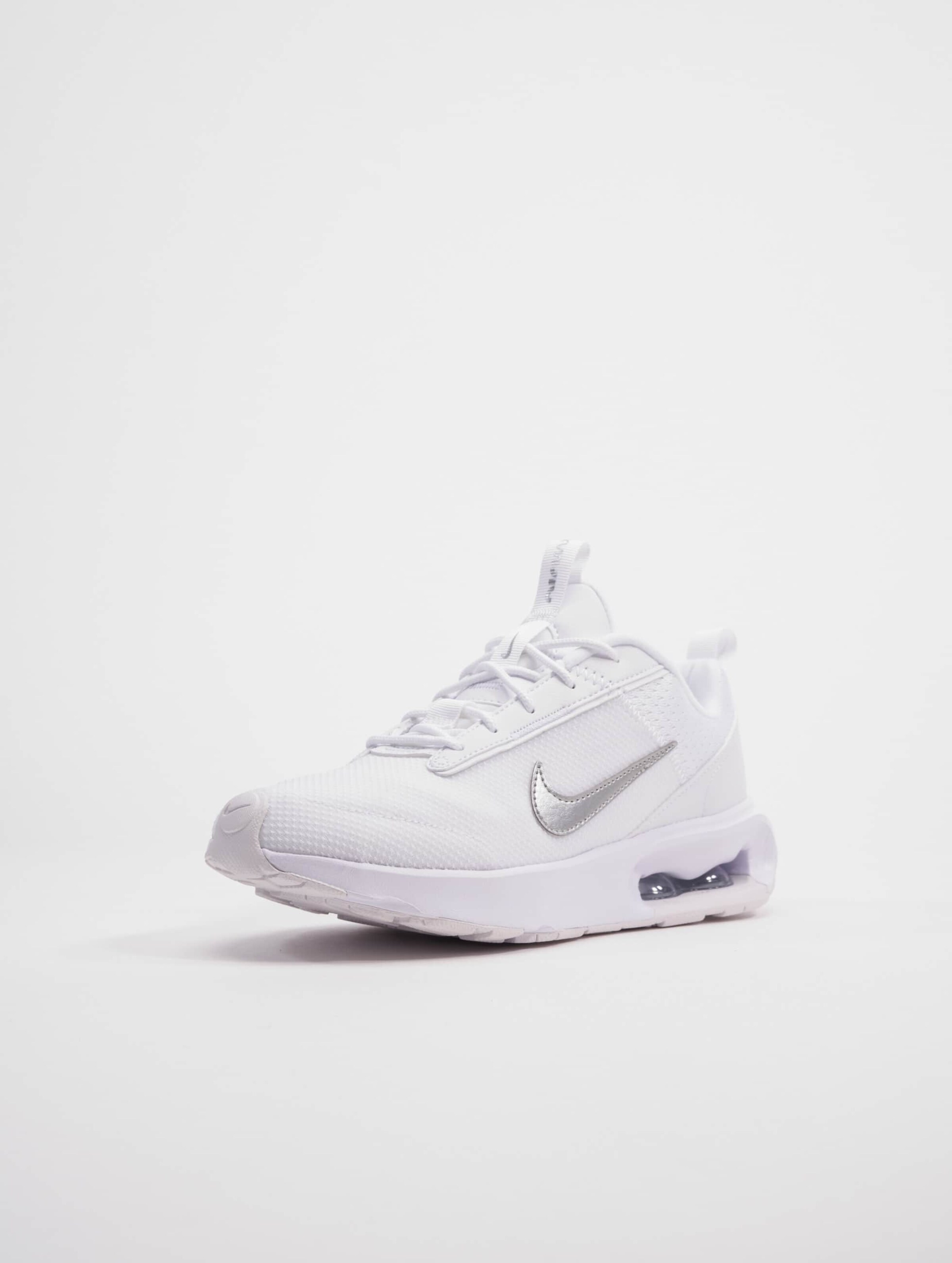 White nike air max axis outlet women's