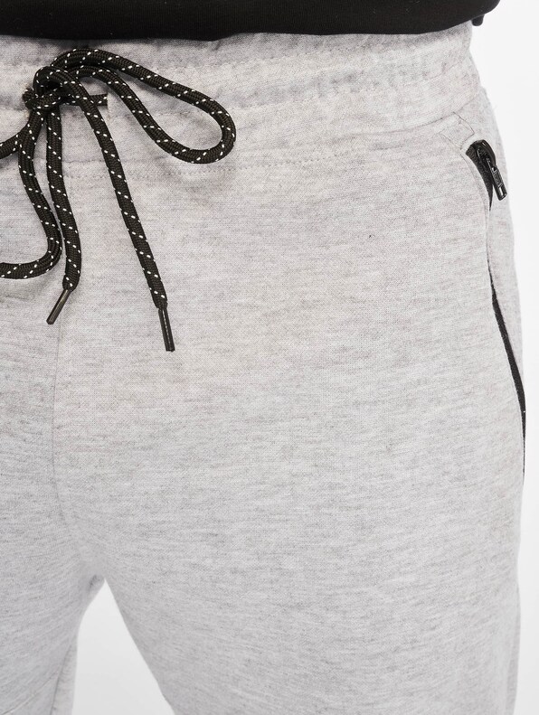 Basic Tech Fleece-3