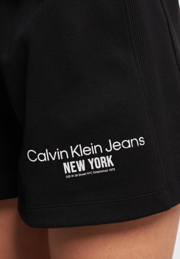 Calvin Klein Jeans-3