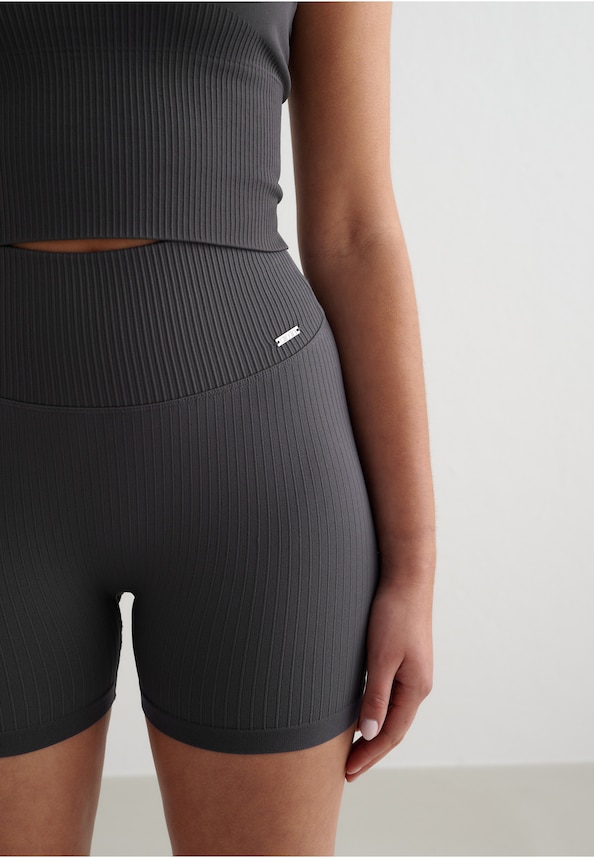 Ribbed Seamless-3
