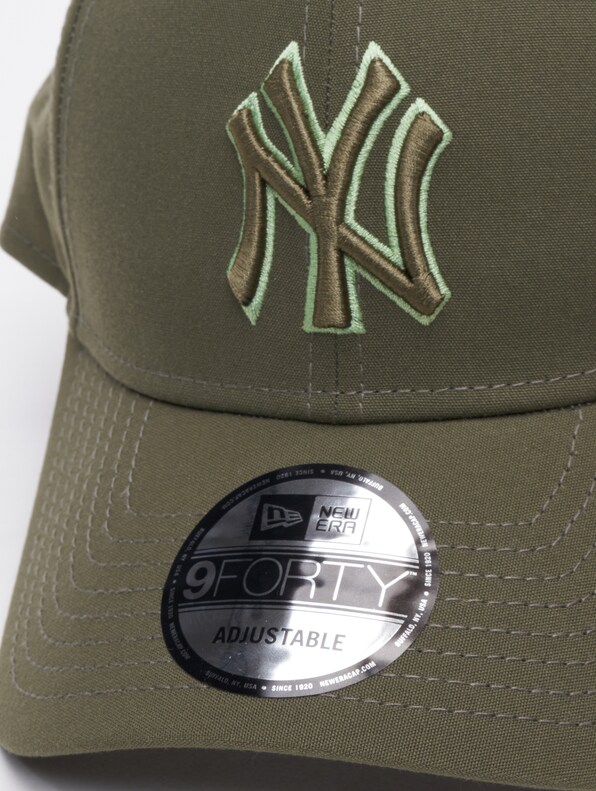 Repreve Outline 9FORTY New York Yankees-2