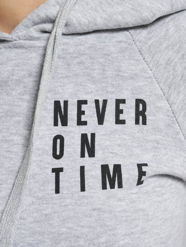 Ladies Never On Time-4