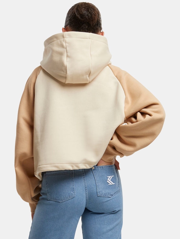 KK Serif Crop Raglan-1