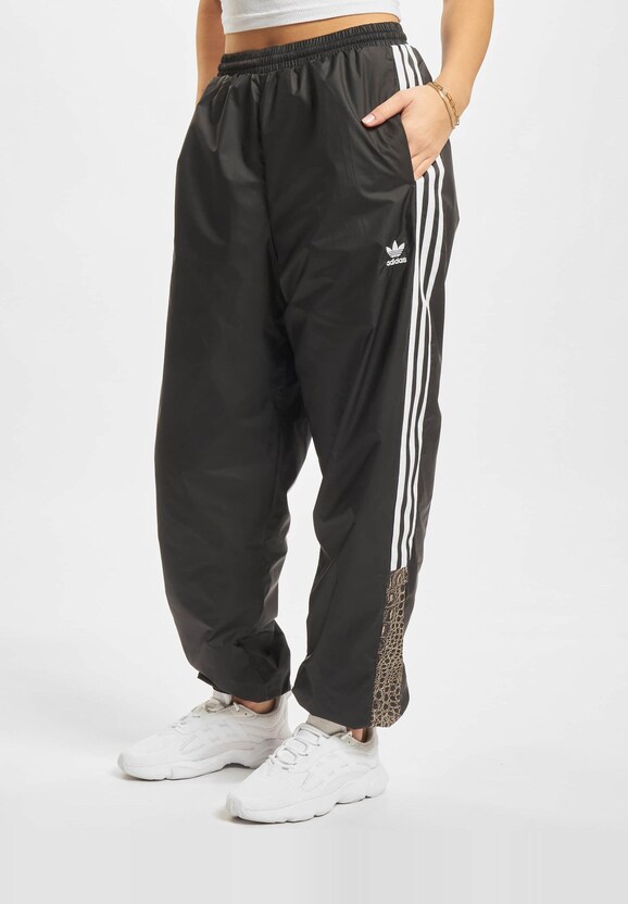 3-Stripes-1