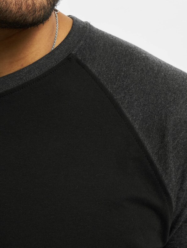 Contrast 3/4 Sleeve Raglan Tee-3