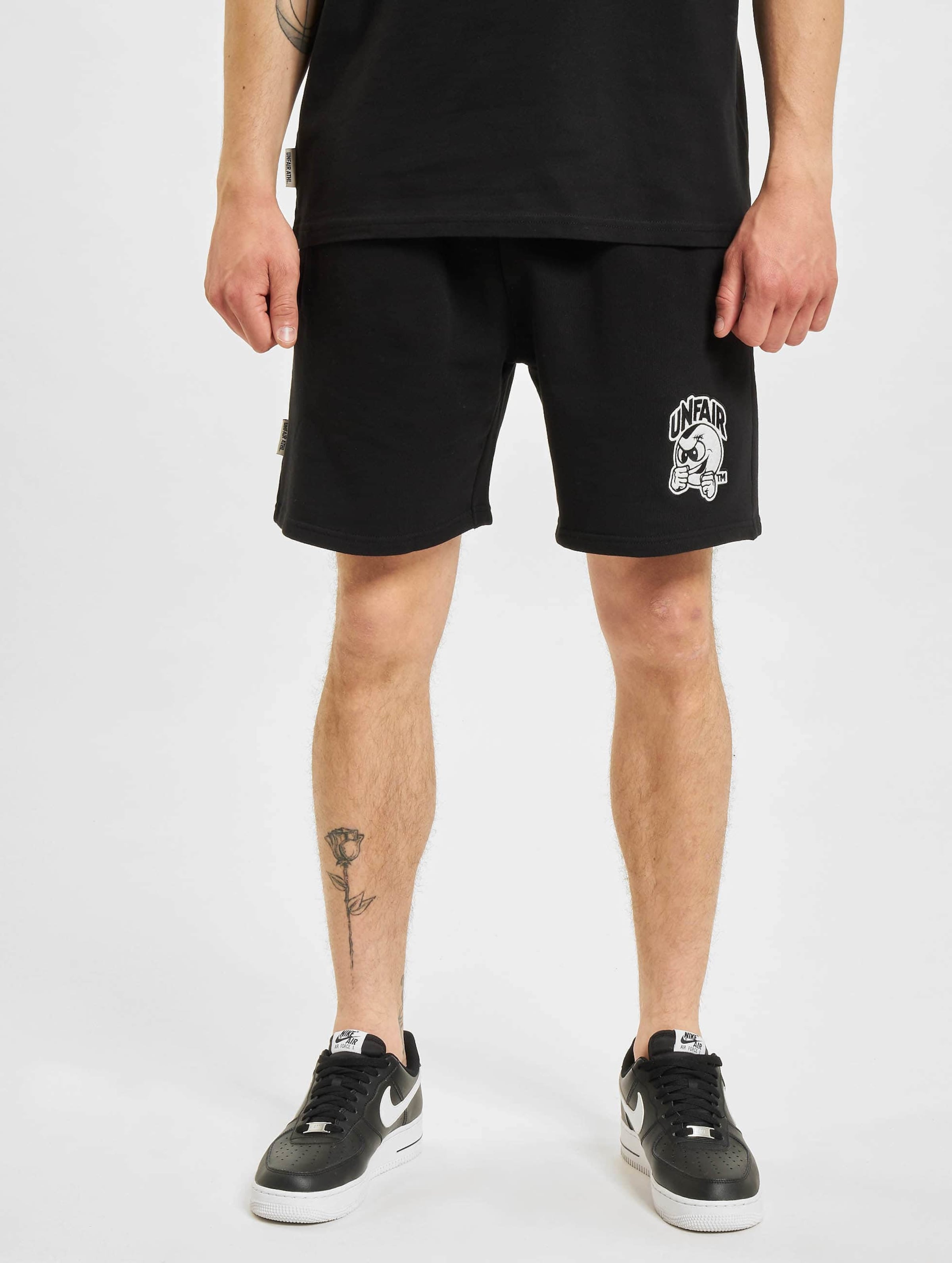 UNFAIR ATHLETICS Punchingball Short Männer,Unisex op kleur zwart, Maat 3XL