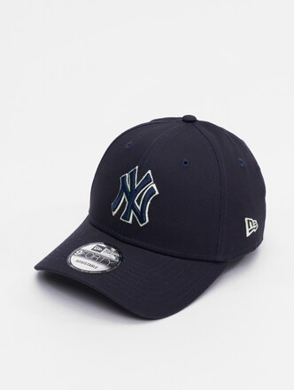 Team Outline 9Forty New York Yankees