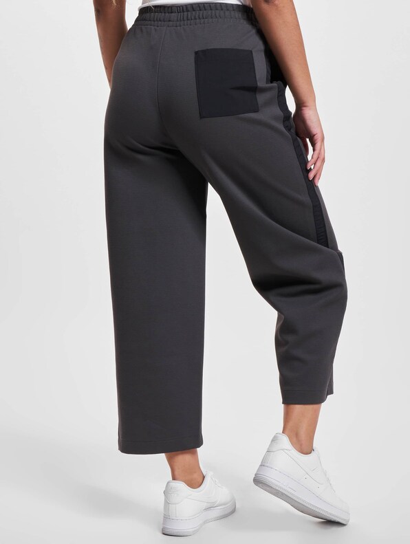 Athletics Fashion -1