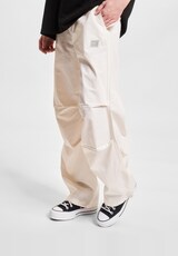 Askoy Tower Skydiver