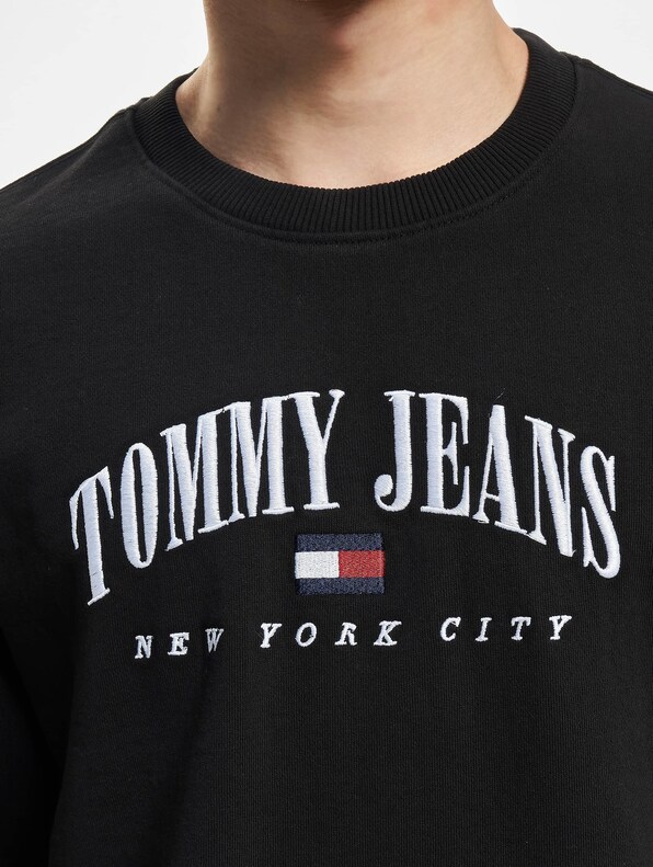 Tommy Jeans Regular Small Varsity Crew Sweater-4