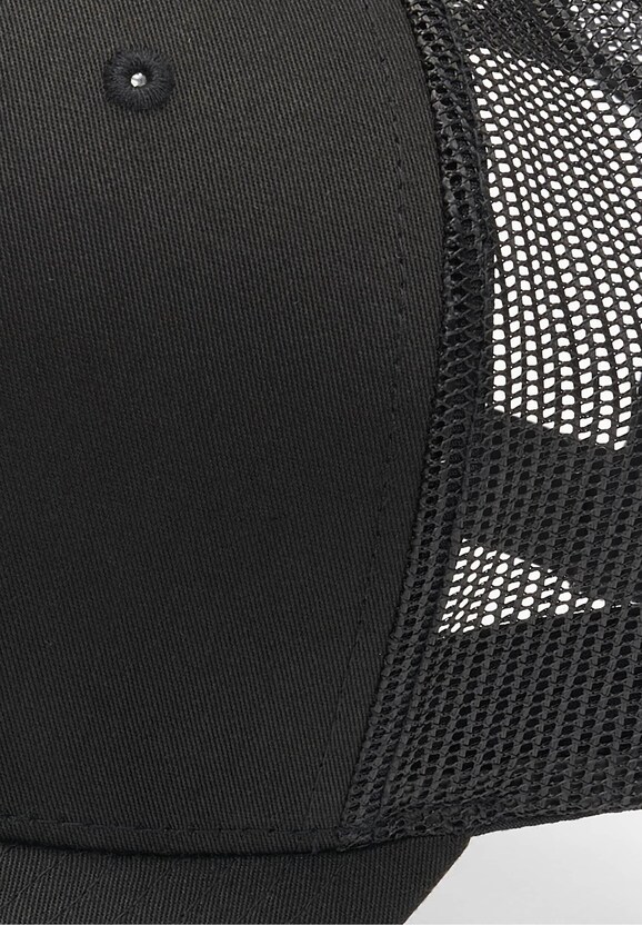 Flexfit Retro Trucker Caps-3
