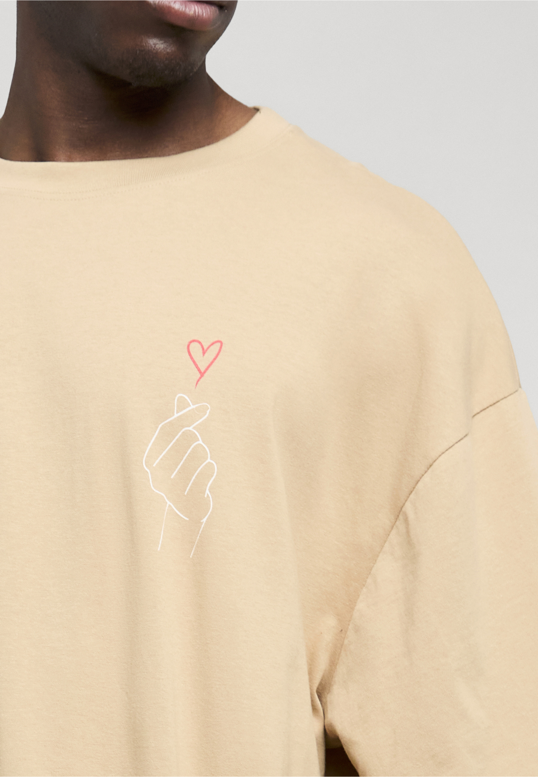 K Heart Huge Tee-3