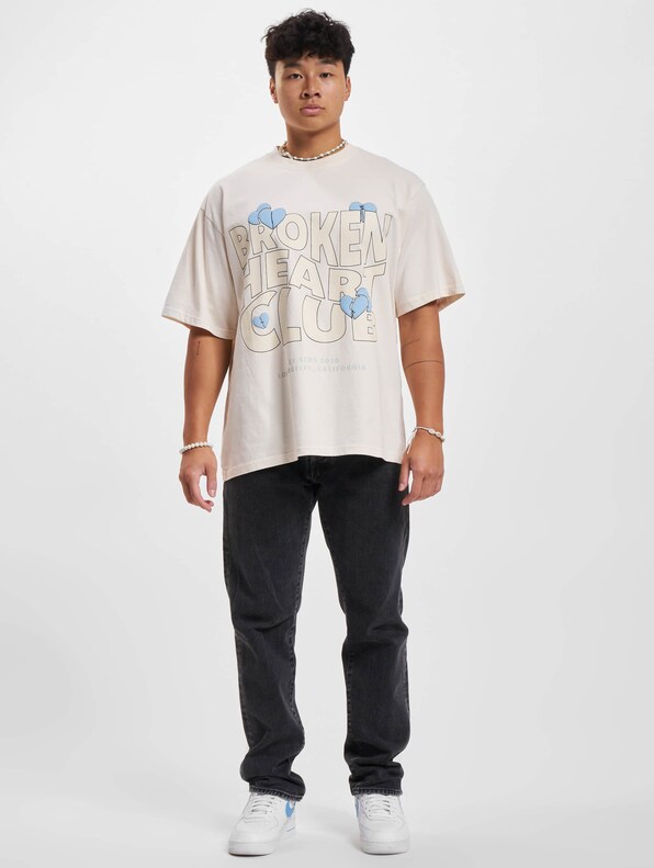 2Y Broken Heart Club Oversize Tee-4
