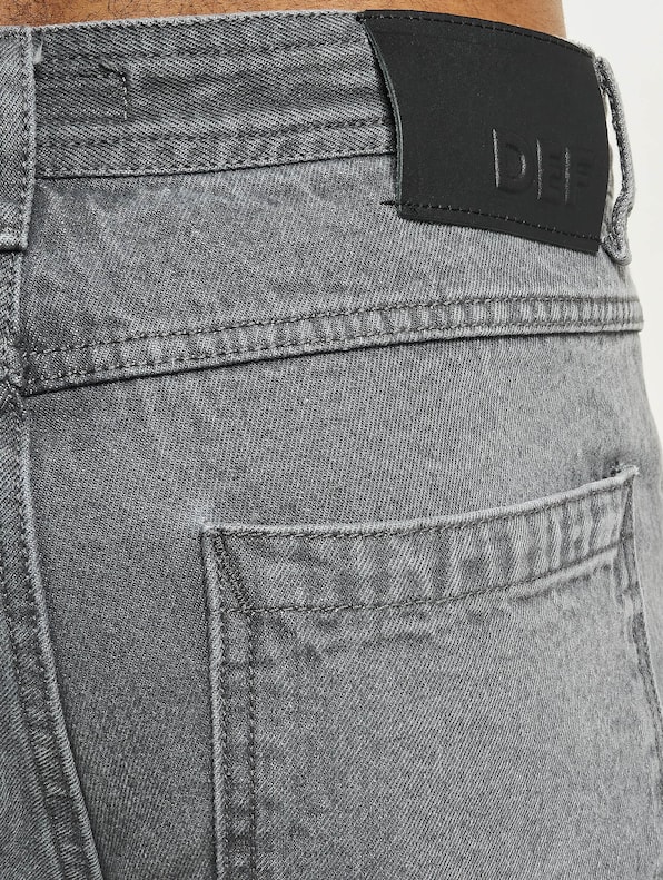 Tapered Loose Fit -1