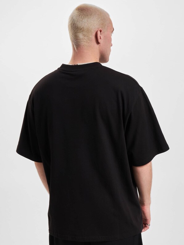 2Y Less Scrolling Oversize Tee-1