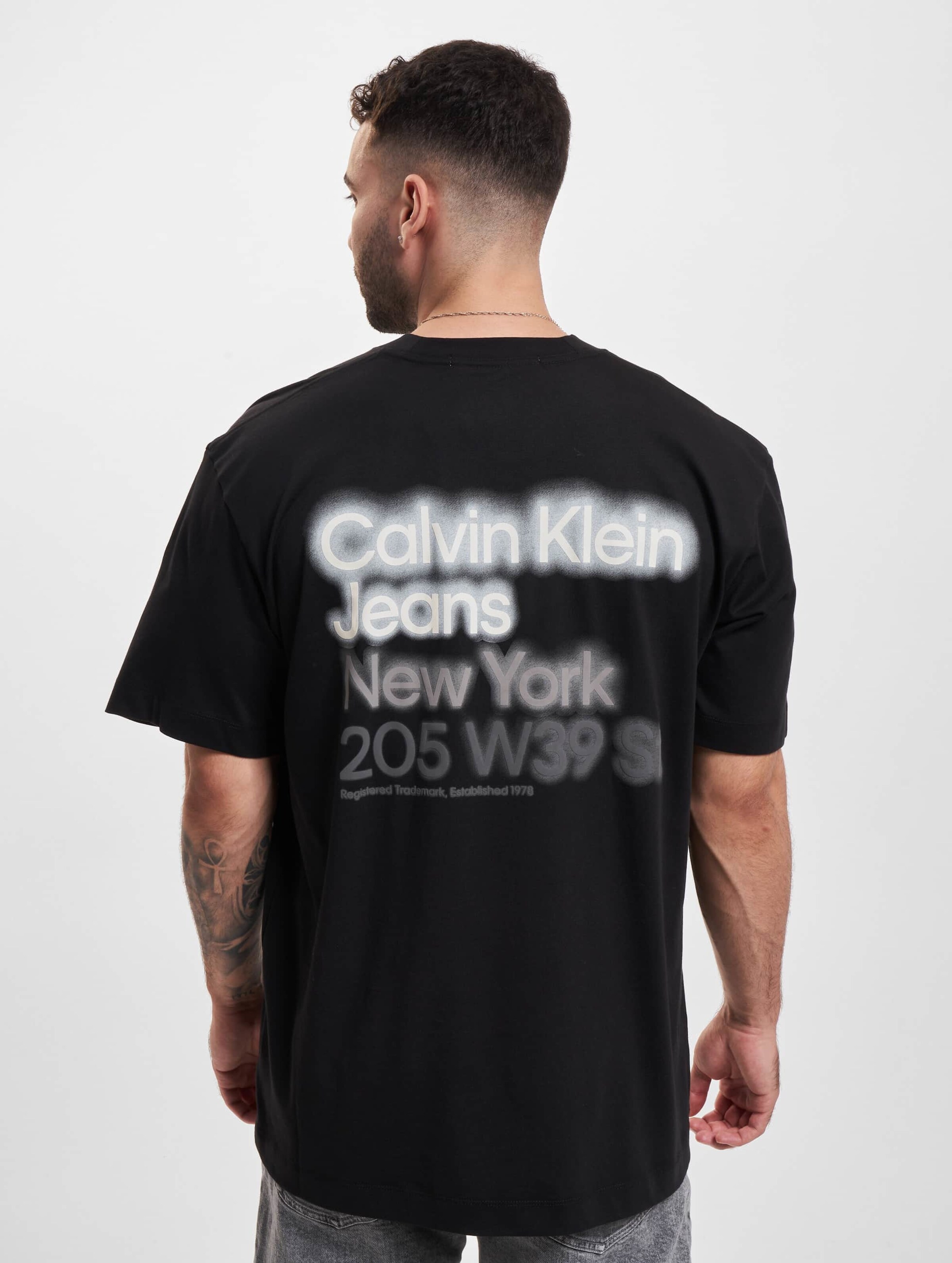 Calvin Klein Jeans Blurred Colored Address T Shirt DEFSHOP 22902