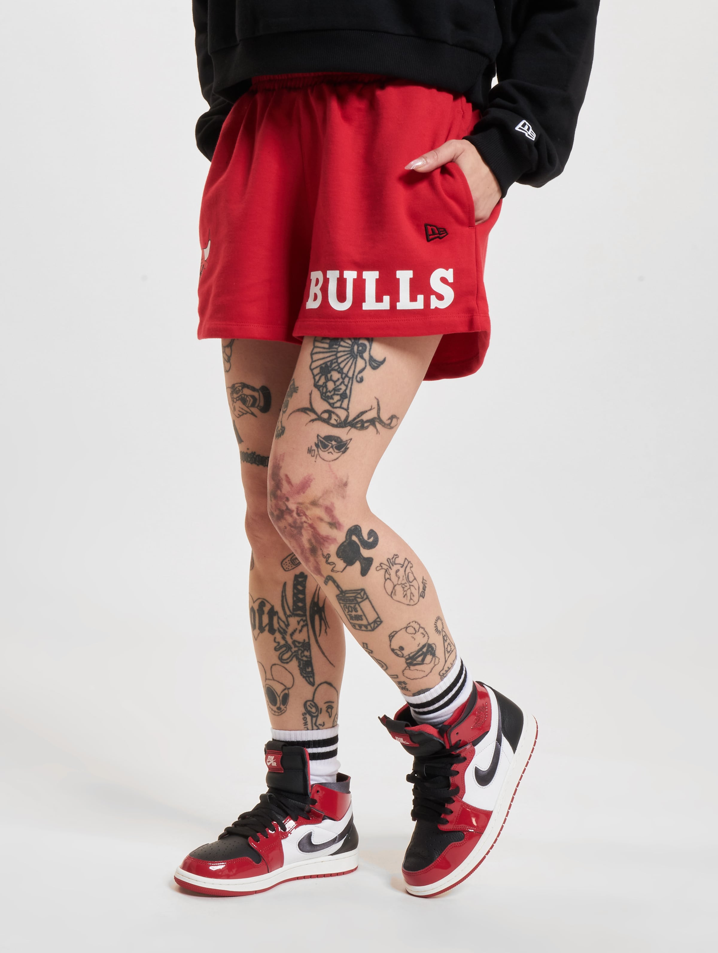 New Era NBA Team Logo Chicago Bulls Shorts Vrouwen op kleur rood, Maat L