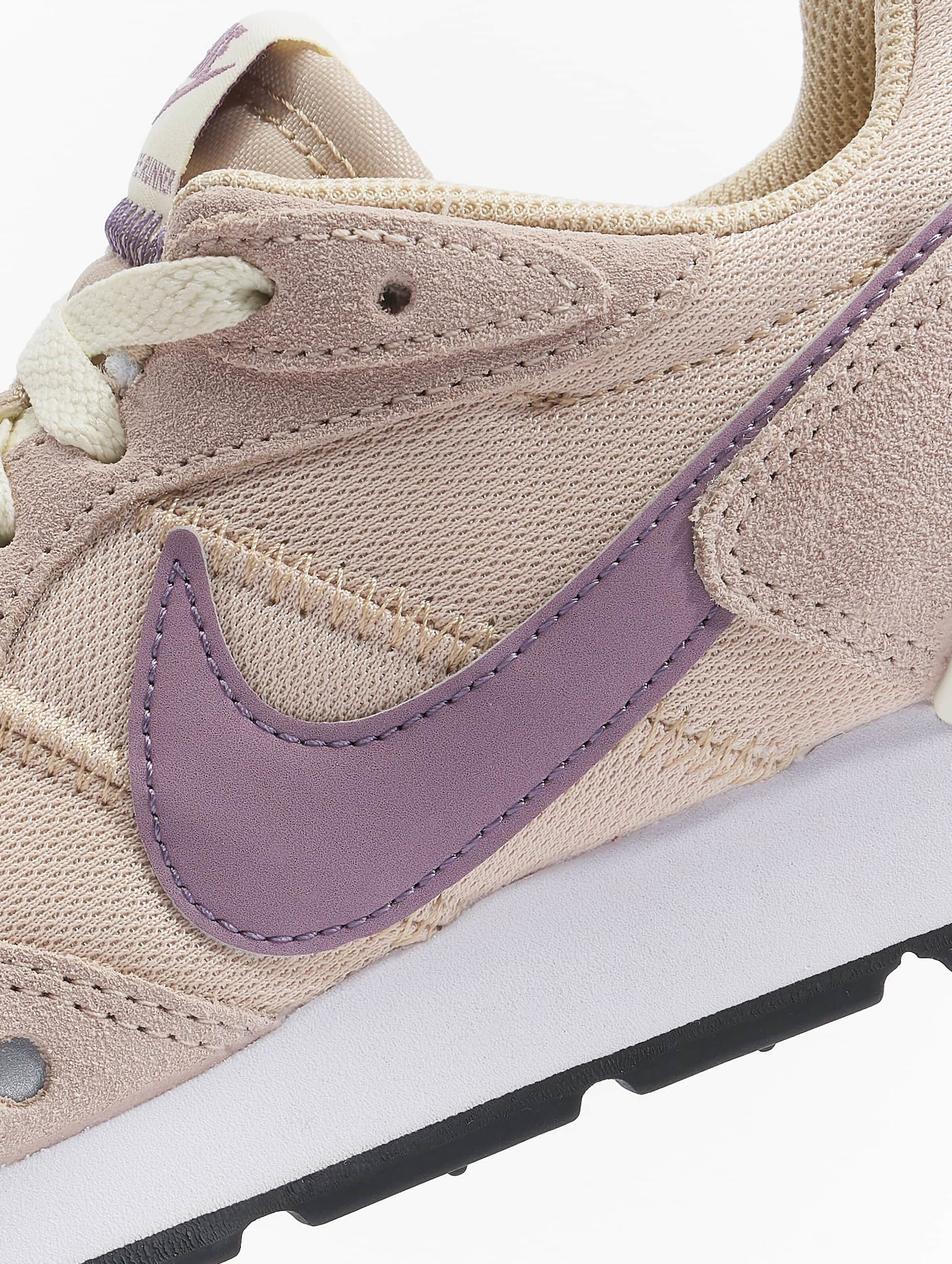 nike venture runner purple