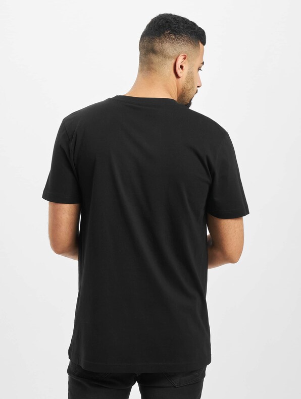 Tupac Me Against The World Cover-1