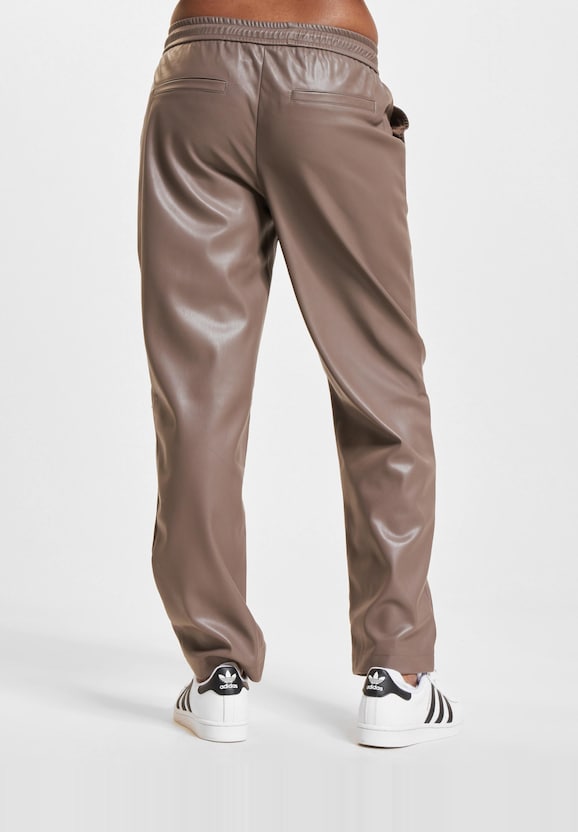 Hero Faux Leather Pull Up-1
