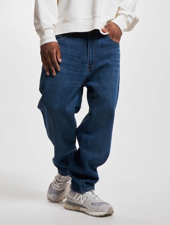 Levis Stay Loose Tapered Crop Straight Fit Jeans