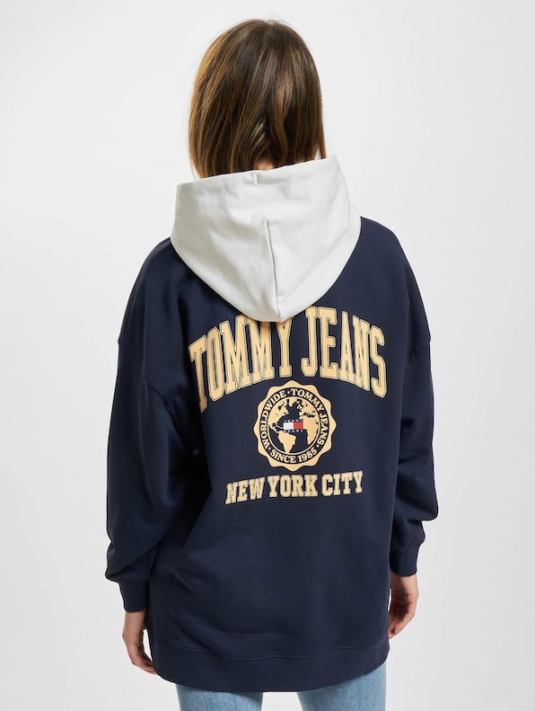 Oversized College Logo-1