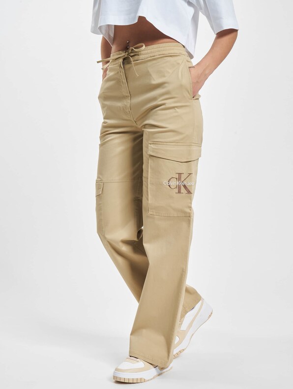 Calvin Klein Jeans Women's Capri Cargo Pants Khaki Beige Size 8