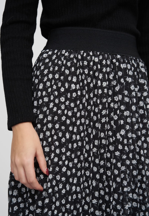 Longform Skirt with ditsy print-5