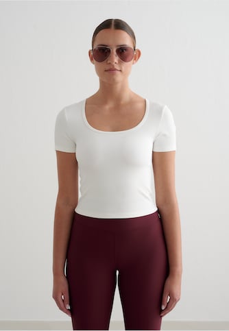 White Ribbed Performance 