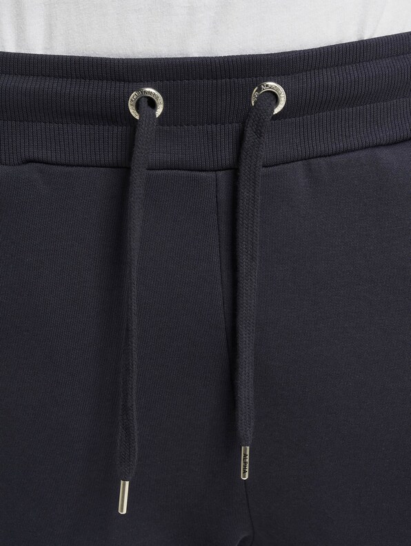 Jogger-4