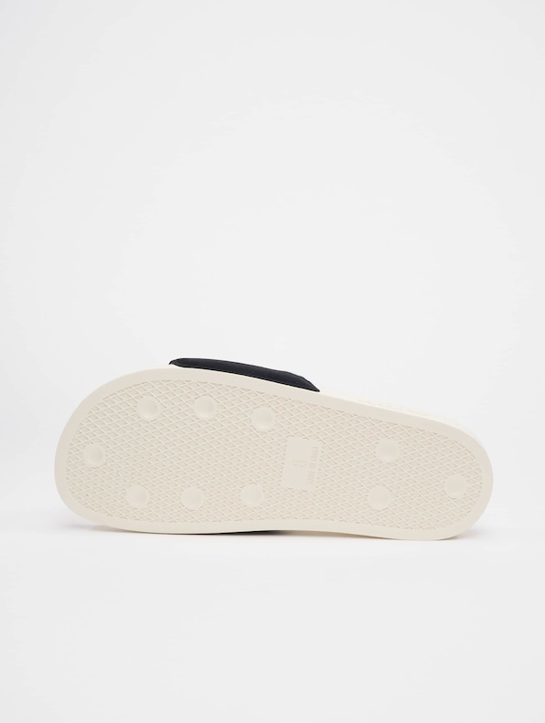 Adilette-1