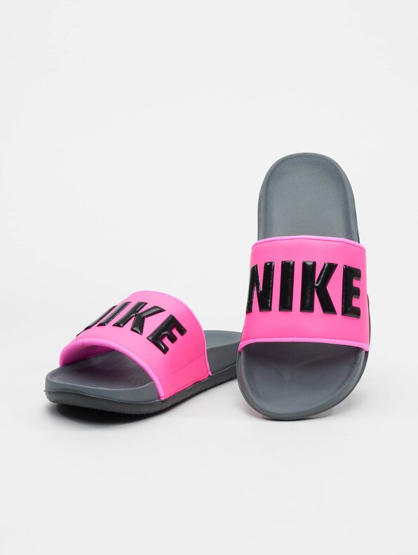 nike pink sandals