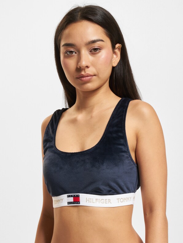 Hilfiger -2