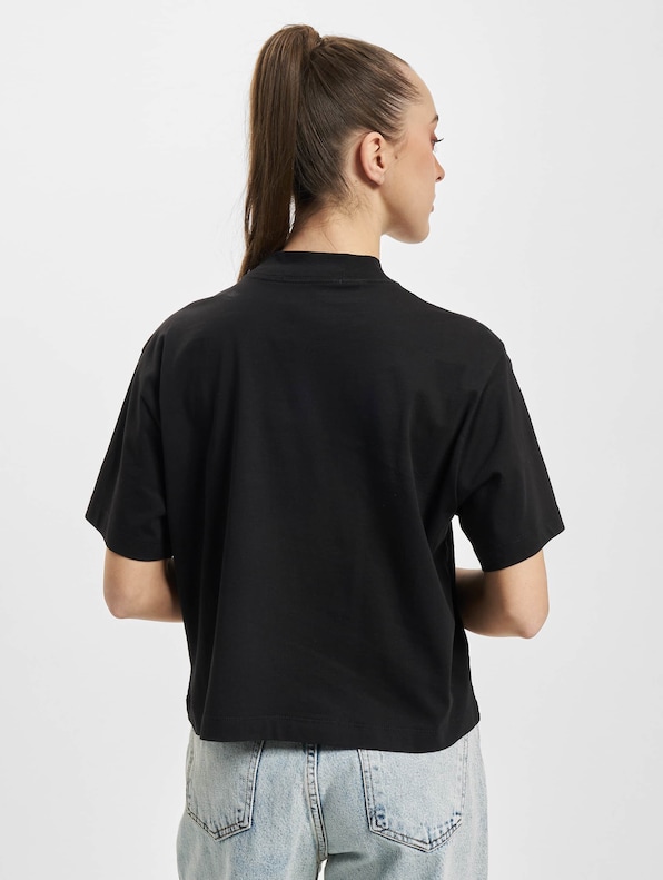 Calvin Klein Monochrome Institutional T-Shirt-1