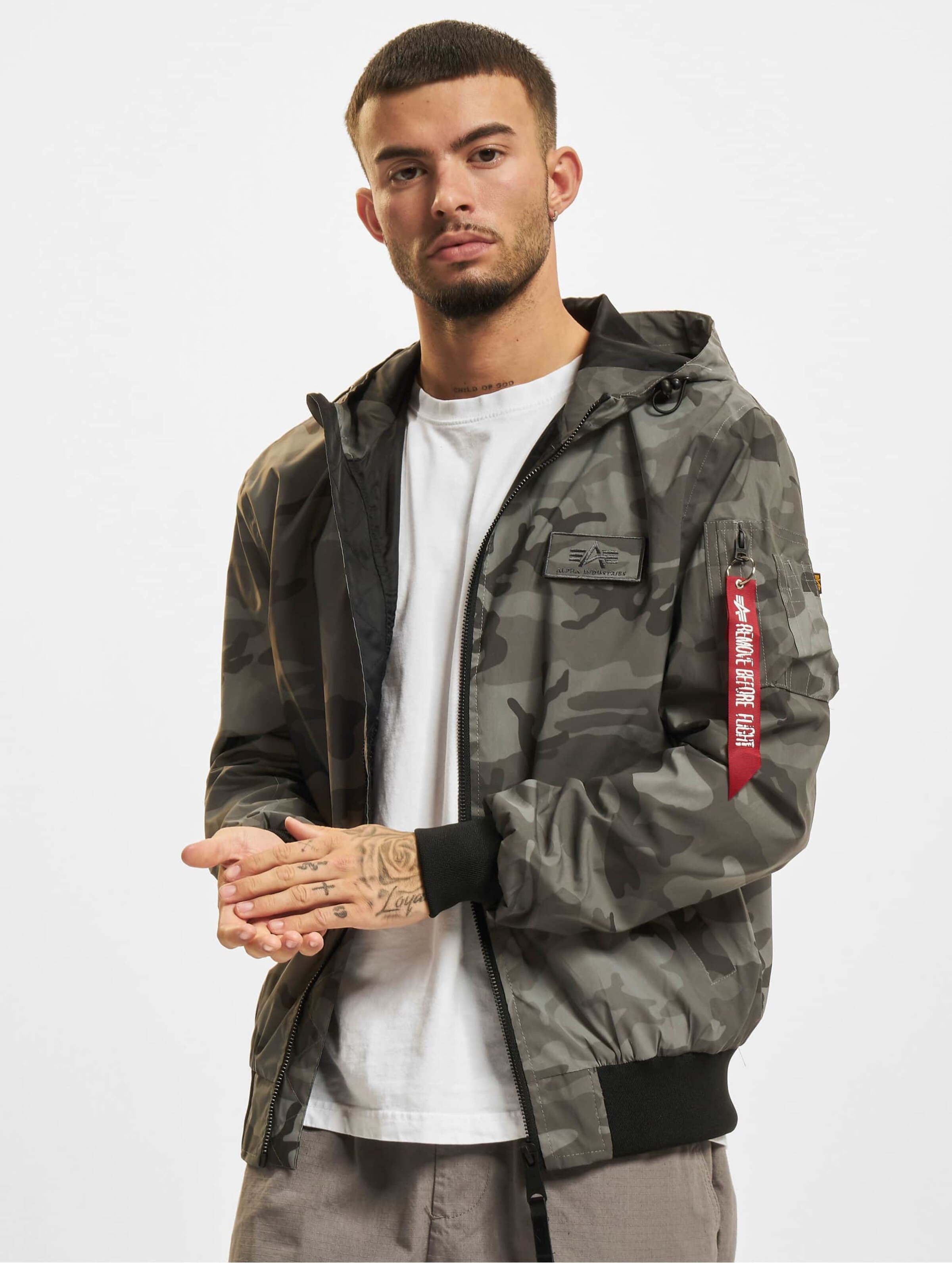 Alpha industries windbreaker outlet camo