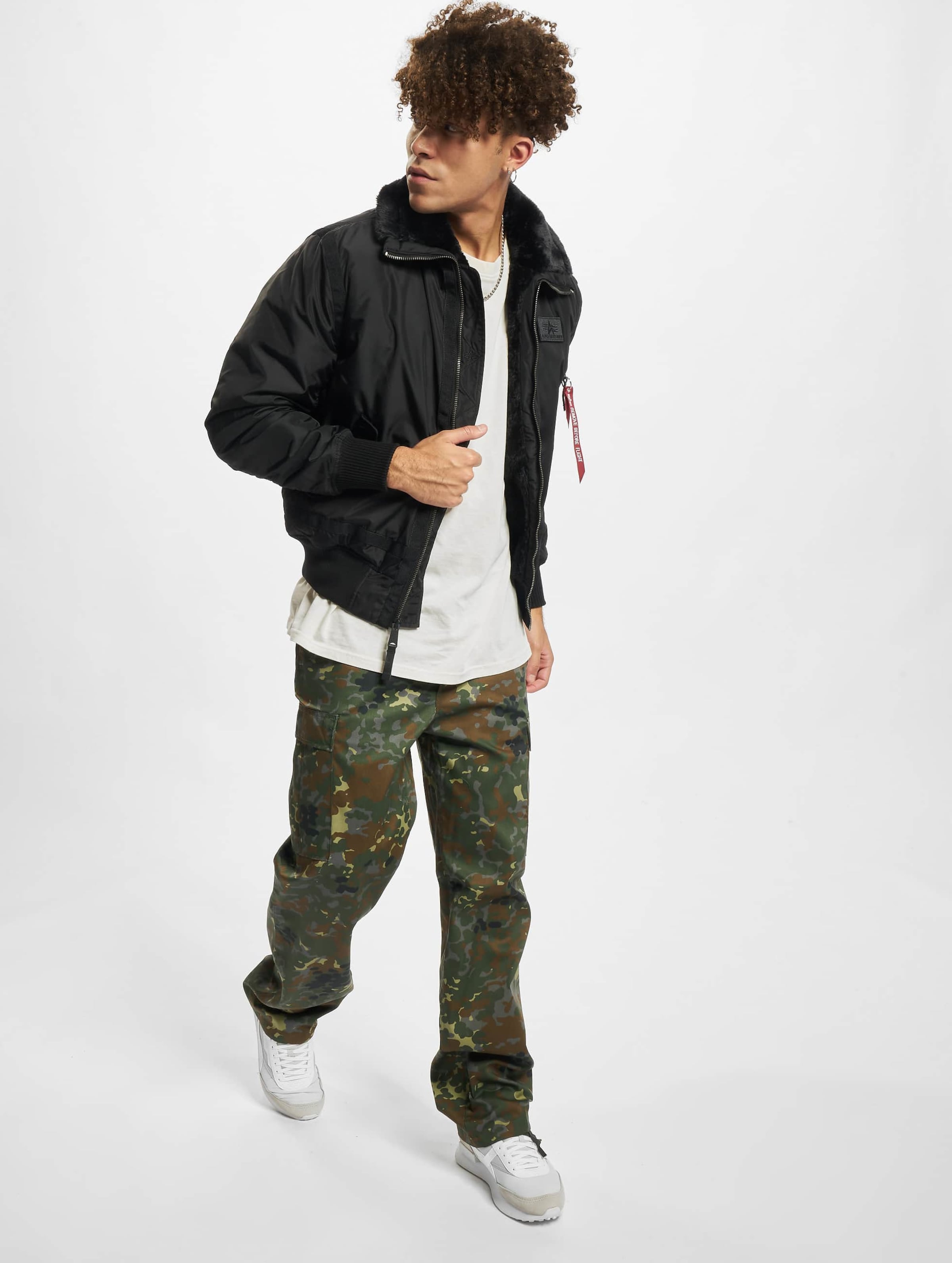 Alpha industries clearance nike bomber