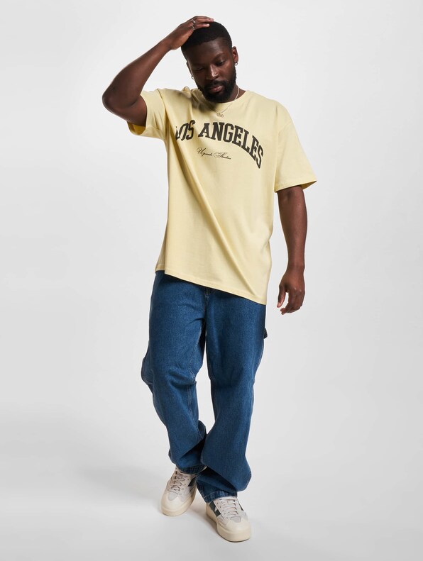 L.A. College Oversize -4