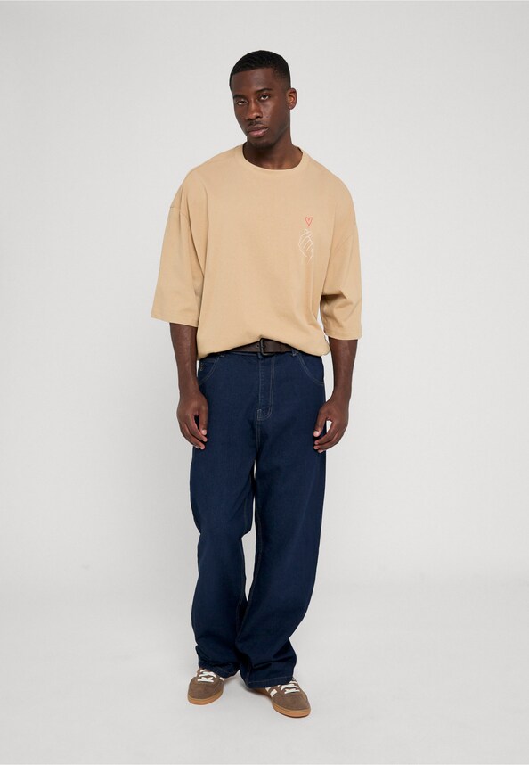 K Heart Huge Tee-2