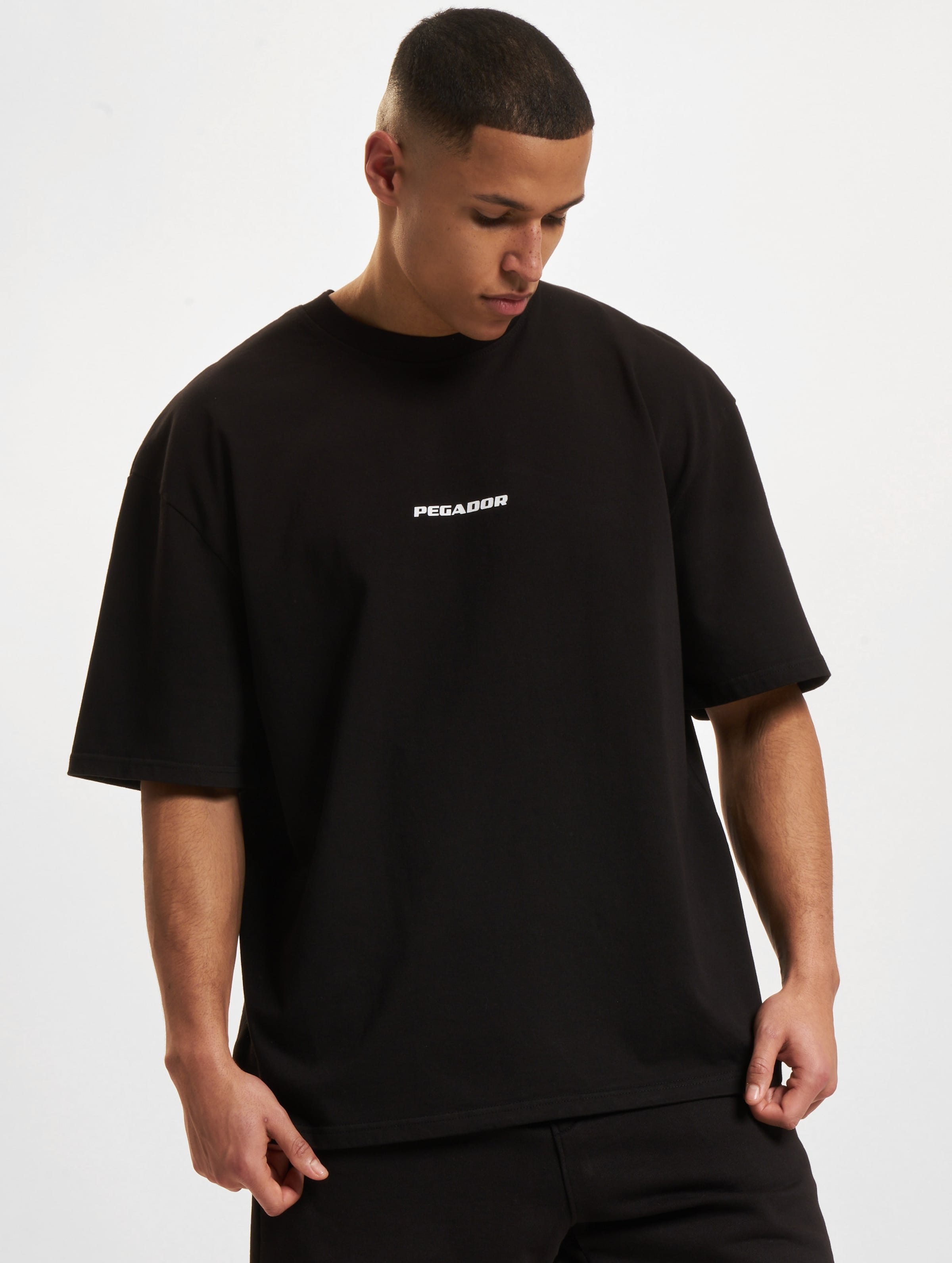 PEGADOR Colne Logo Oversized T-Shirt Mannen op kleur zwart, Maat XL