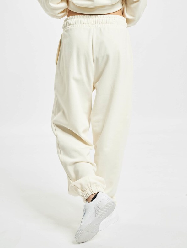 Classics Relaxed Jogger-1
